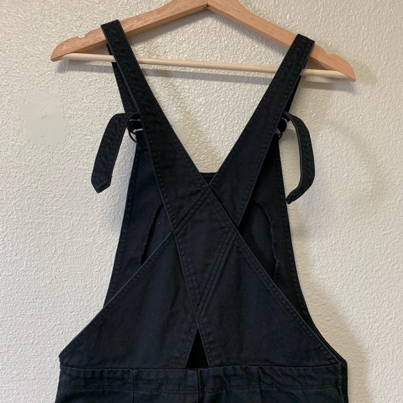 Zee Gee Why Cross Back Overall Cutoffs - Picture 5 of 8